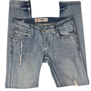 Yaso Skinny Light Wash Distressed Jeans Sz…